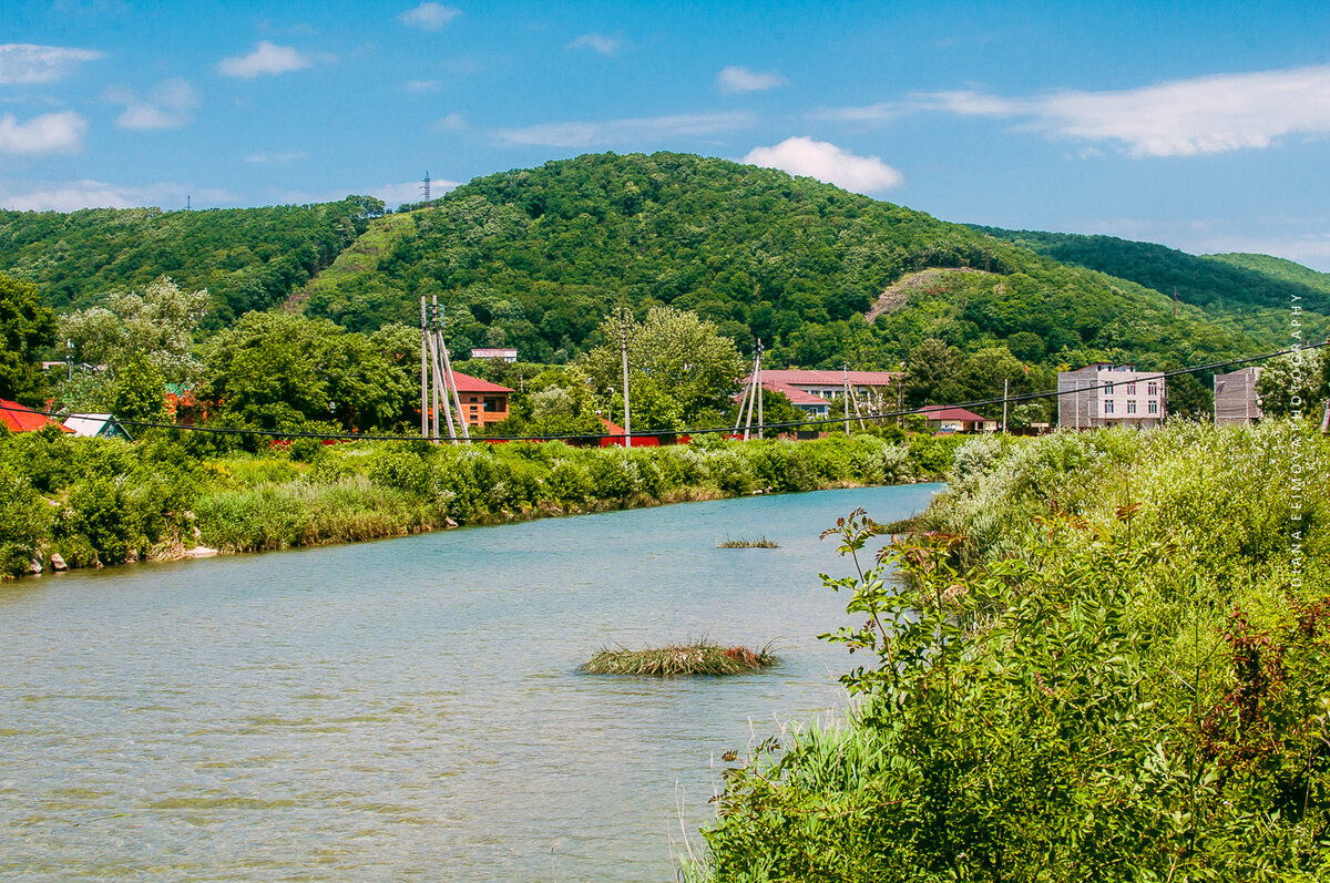 Маленькая заграница. Пляж в Новомихайловском | Di_travel | Дзен