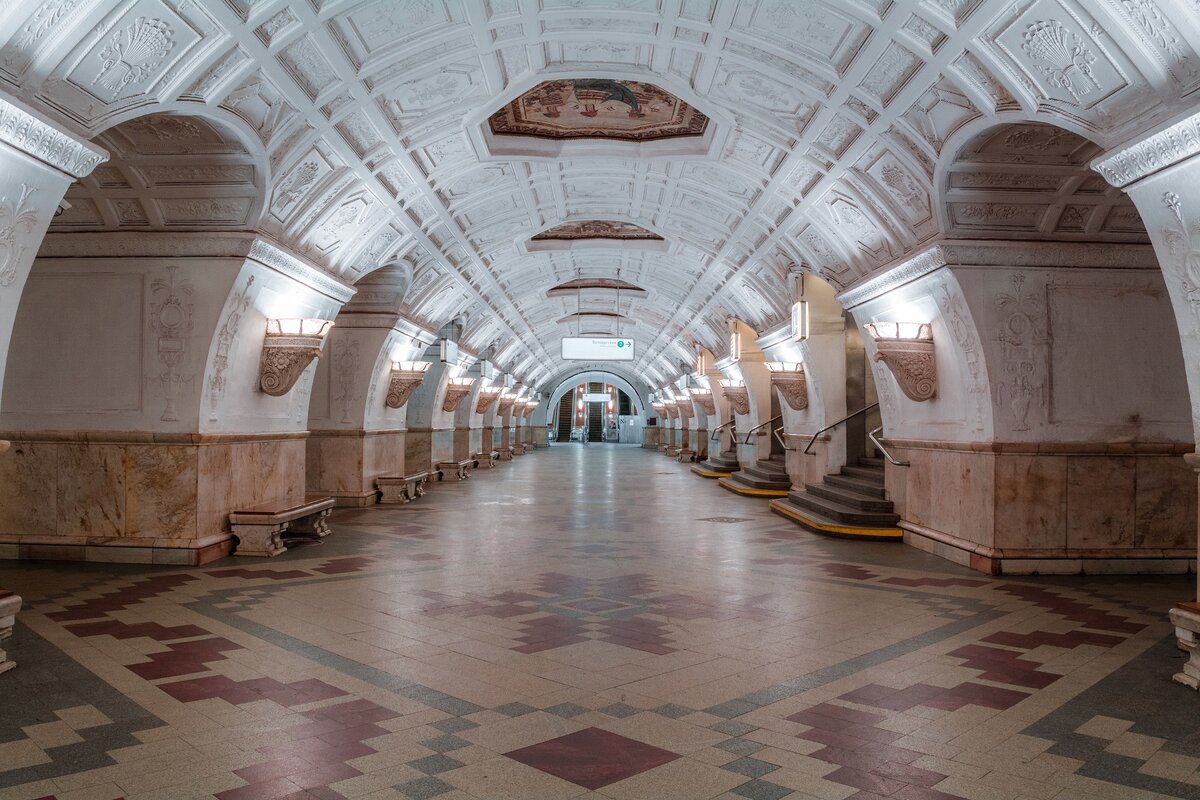 Для сравнения - "Белорусская" Кольцевой линии, 2016. Фото отсюда: https://russos.livejournal.com/1324293.html