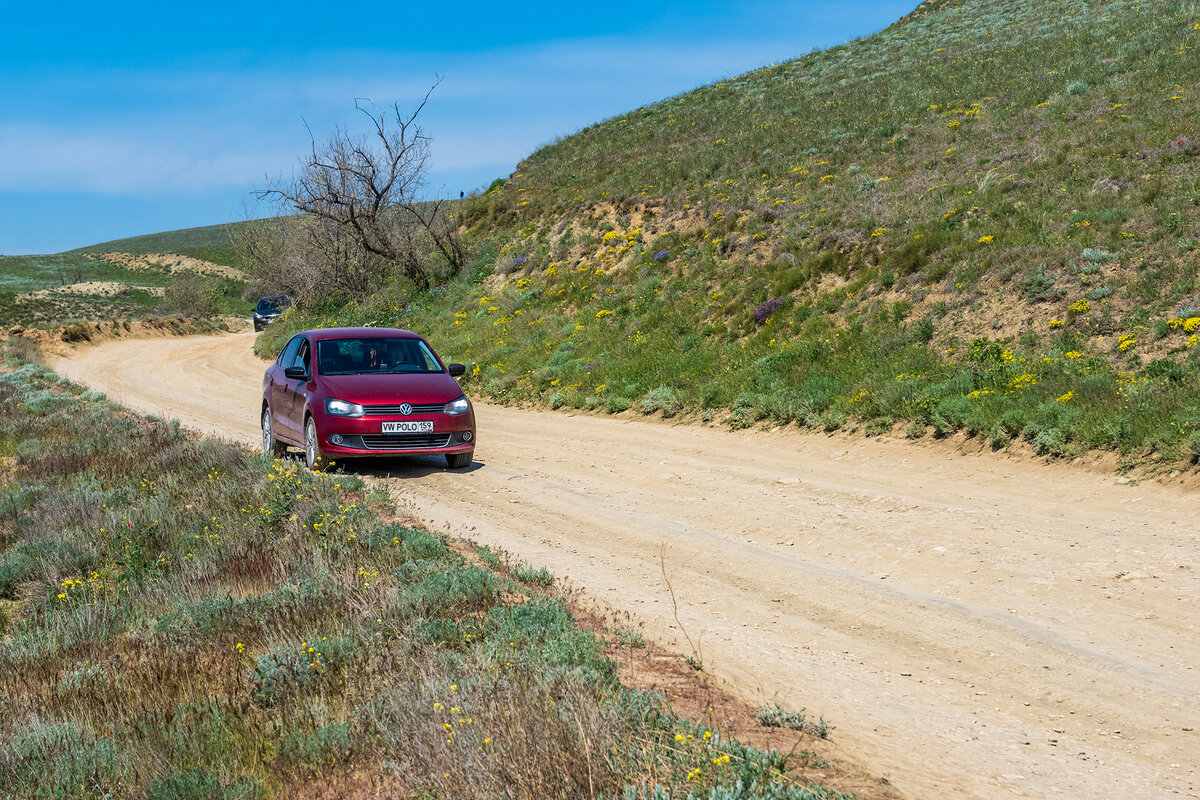 На VW Polo по Крымскому бездорожью.