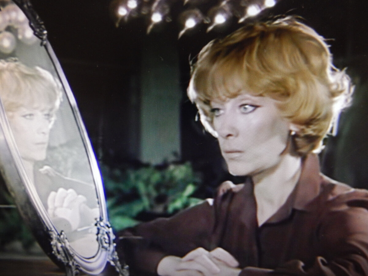 Екатерина Васильева. Кадр из фильма "Чародеи".