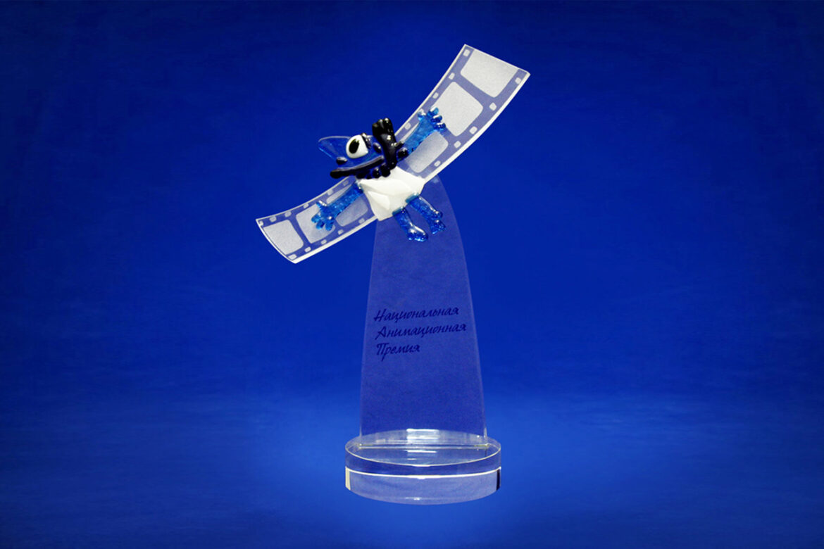 анимационные премии. приз национальной анимационной премии «икар». церемония вручения анимационной премии "икар". национальная анимационная премия икар 2023. оскар фигурка.