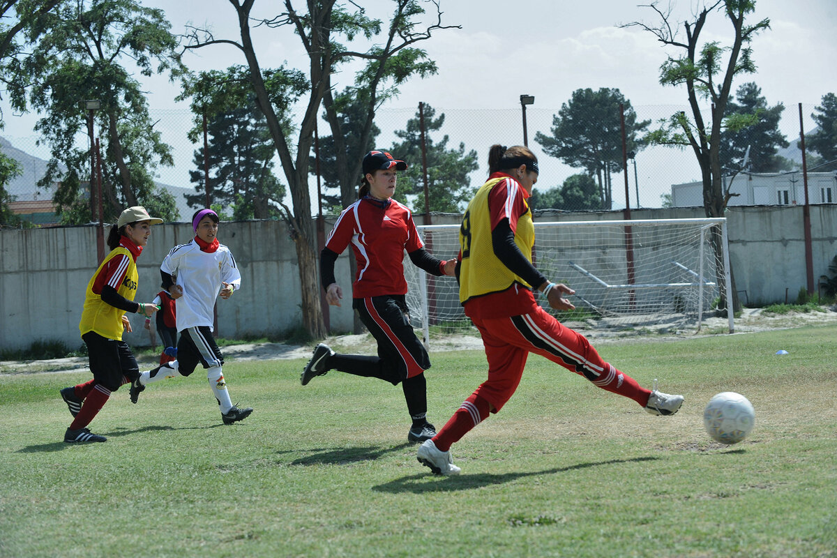 Талибан также заявил, что если женщины будут заниматься спортом, иногда их лица будут открыты, что противоречит правилам ислама.