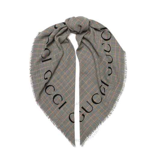 Шарф с логотипом Gucci за 35 280 рублей.