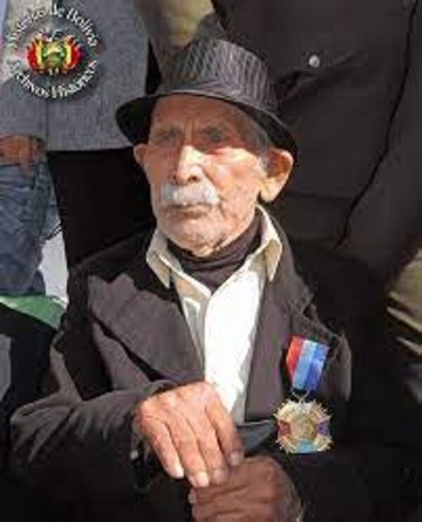 Кавалер боливийского Ордена Кондора Анд Мануэль Марцана Ороза в старости