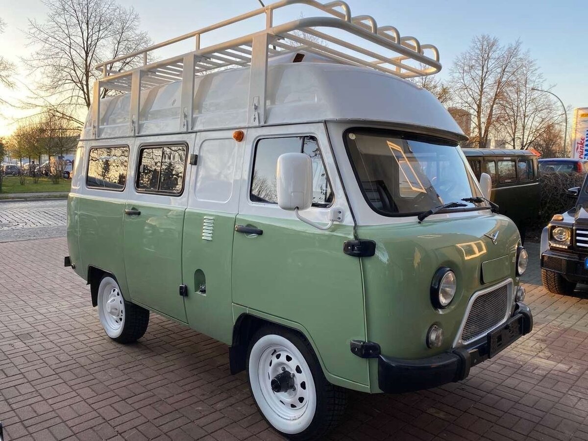 Буханка из Берлина. Фото uaz-berlin.com