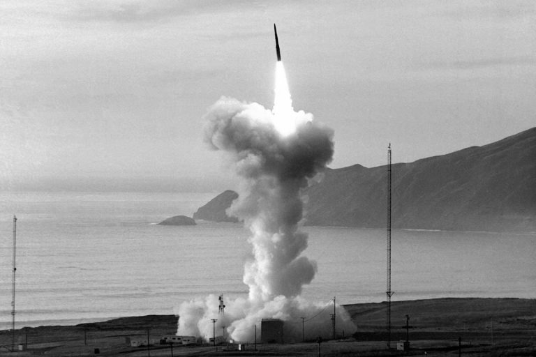 Американская ракета с ядерной боеголовкой Минитмен.