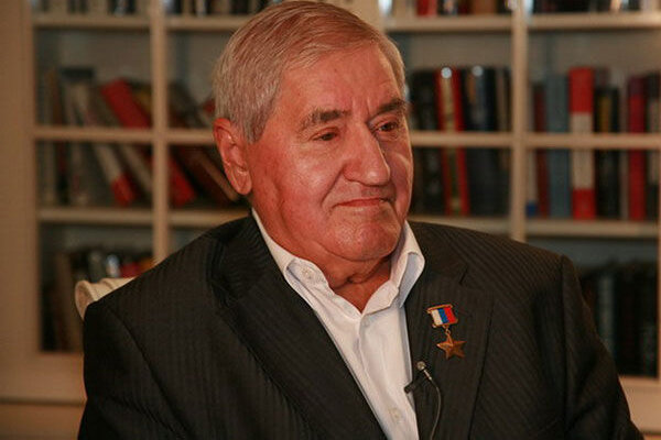 Разведчик-нелегал Безруков признавал, что на долю его коллеги Героя России Алексея Козлова выпали самые страшные испытания среди всех послевоенных разведчиков.-4
