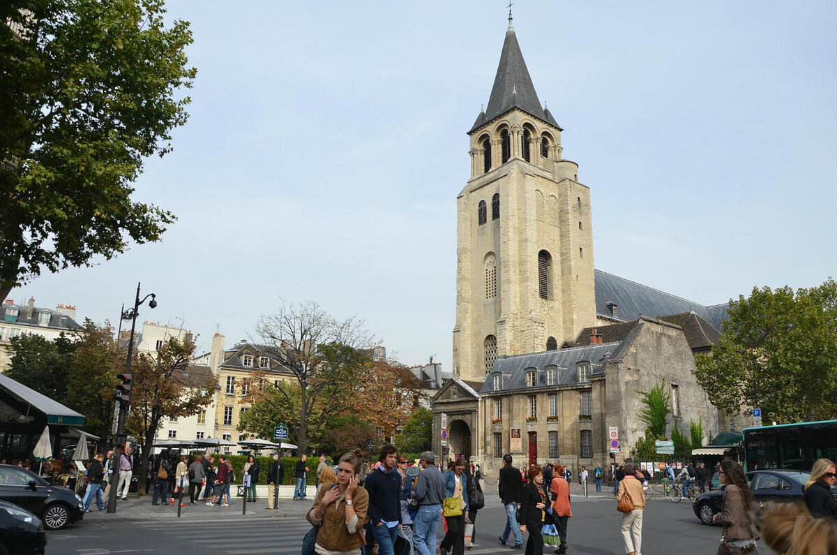 Igreja Saint-Germain-des-Prés no coração do bairro