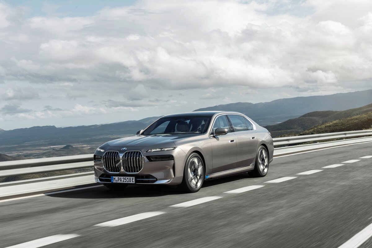 BMW 7 представительского класса