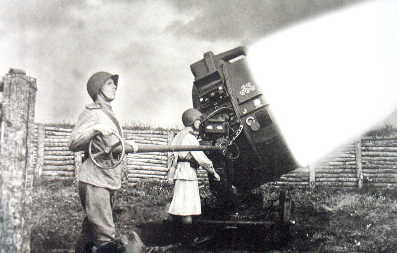 Зенитный прожектор. Источник изображения: http://stan-1.ru/moskva-v-1941-godu/