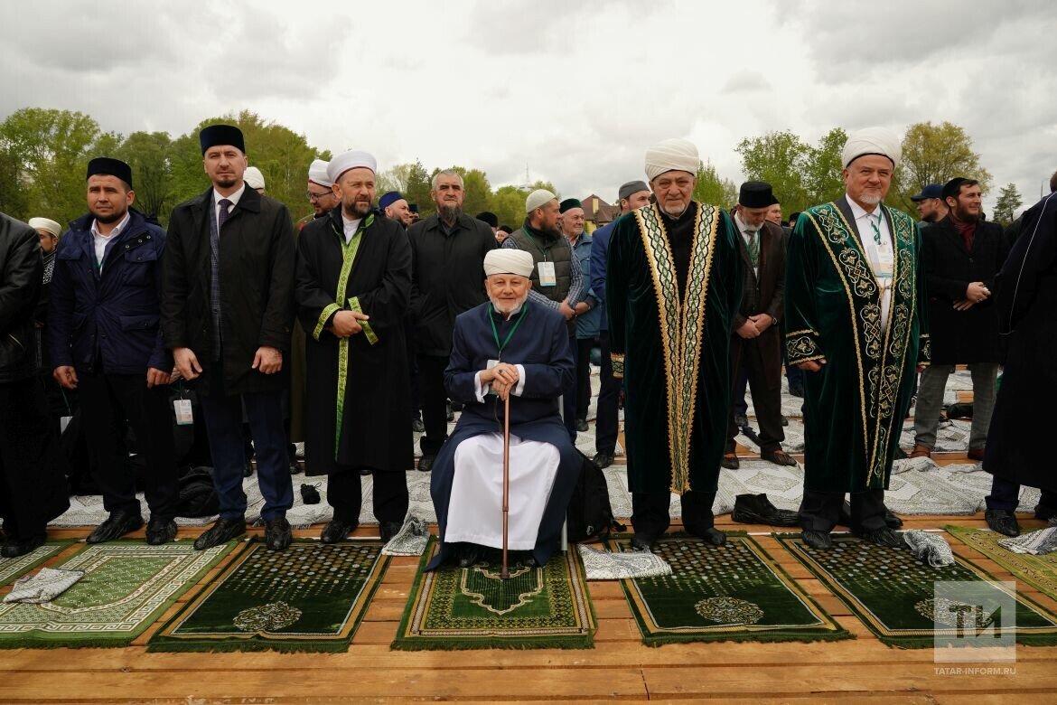 Время намаза в махачкале июль. Пятничный намаз. Джума намаз Махачкала.