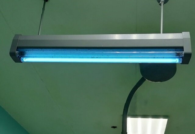 Бактерицидная лампа в перевязочной