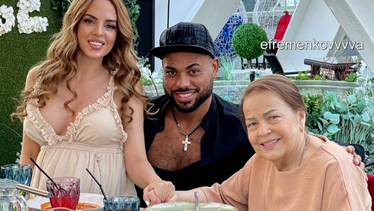 Юля, Мондезир и мама Юли, инстаграм