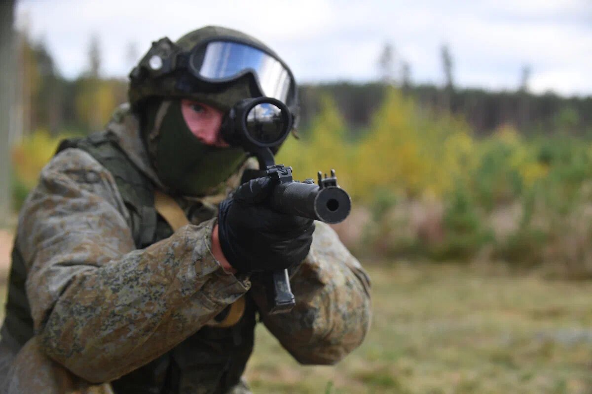 Они скрывают свои лица, да и о подвигах молчат