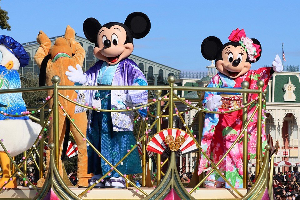     Микки Маус стал не только одним из самых любимых и узнаваемых мультяшных персонажей, но и символом Disney.  GLOBAL LOOK PRESS