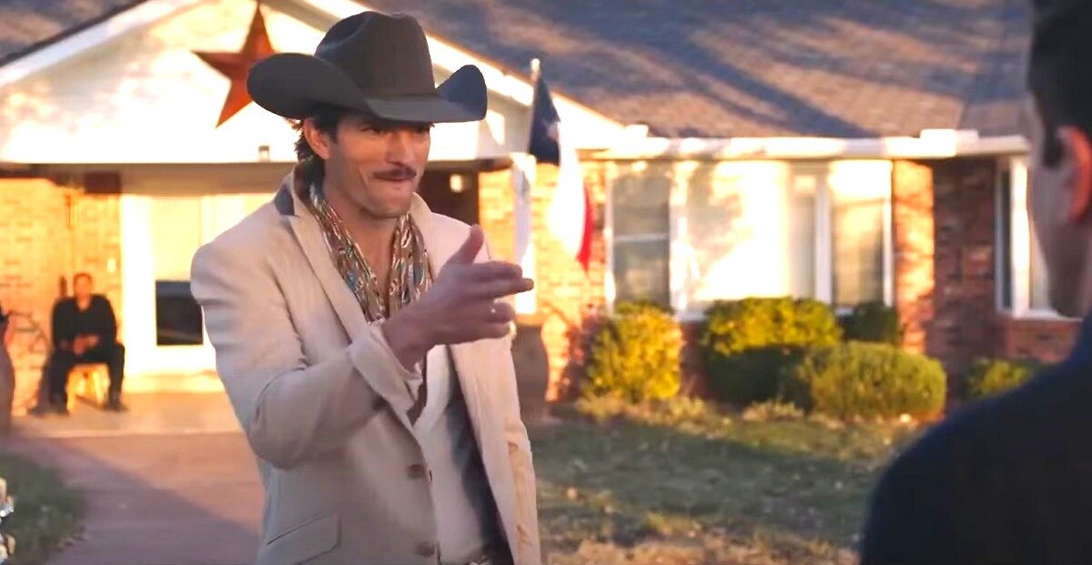 Эштон Кутчер: сыграть техасца  - да как два пальца об assault! 