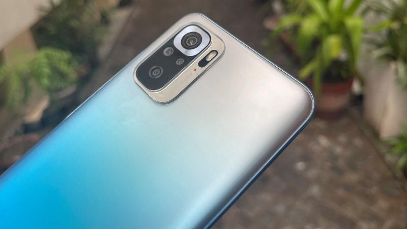 На пластиковой крышке с матовым покрытием пятна почти не заметны. Фото: techadvisor.com