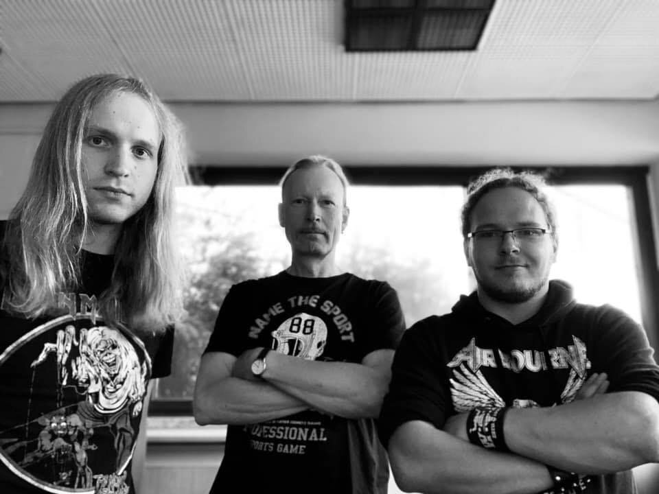 Benjamin Kreibe - Guitar/Vocals\  
Thomas Huhne - Bass\ 
Vincent Muller - Drums\  