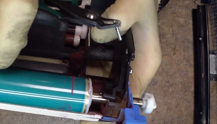 Фото 58. Устанавливаем промежуточную шайбу