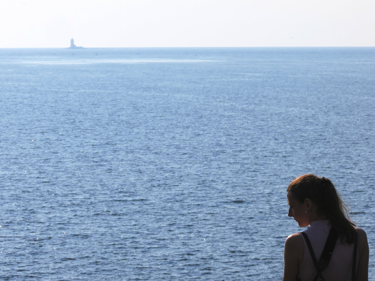 Автор статьи и Толбухин маяк вдалеке 