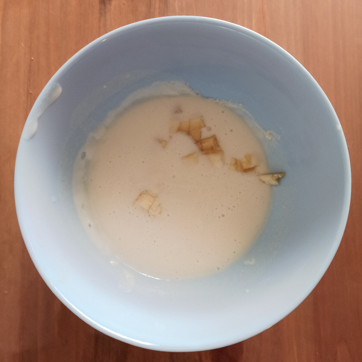 Вот такое тесто получилось, я в этот раз банан просто мелко нарезала