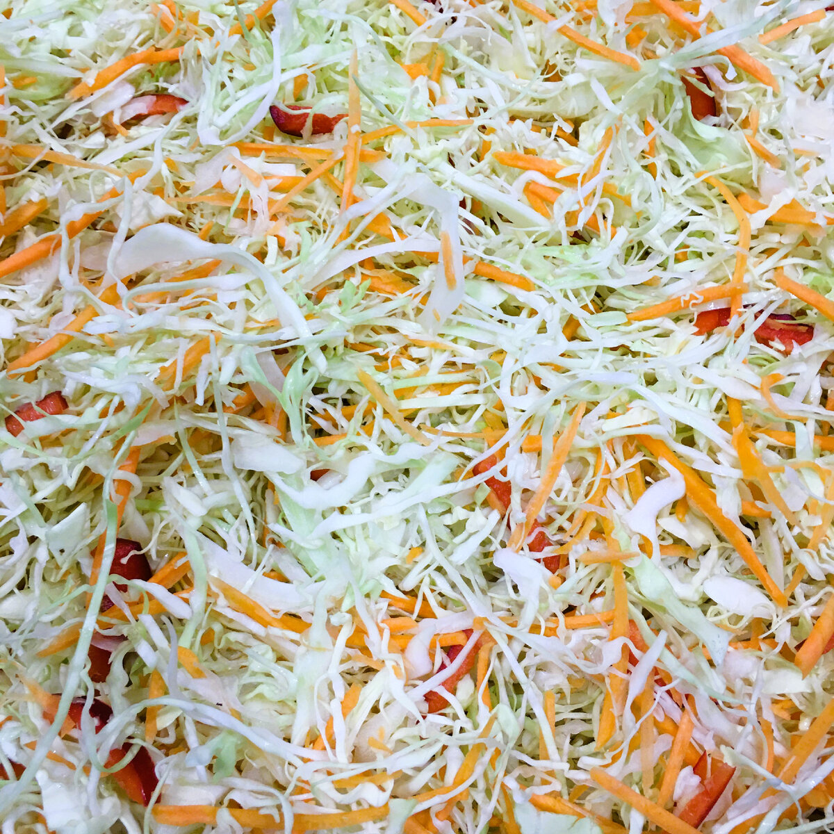 Квашу капусту на меду и муж говорит, что вкуснее еще не пробовал! Не успеваю делать, так быстро заканчивается