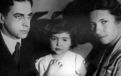 Агния Барто с мужем Андреем Щегляевым и  дочкой Таней  from=tabbar&text=%D1%82%D0%B0%D1%82%D1%8C%D1%8F%D0%BD%D0%B0%20%D1%89%D0%B5%D0%B3%D0%BB%D1%8F%D0%B5%D0%B2%D0%B0&pos=2&img_url=http%3A%2F%2Frusmir.media%2Ffiles%2F1%2Fupload%2F1210x0%2F27951.jpg&rpt=simage&lr=118