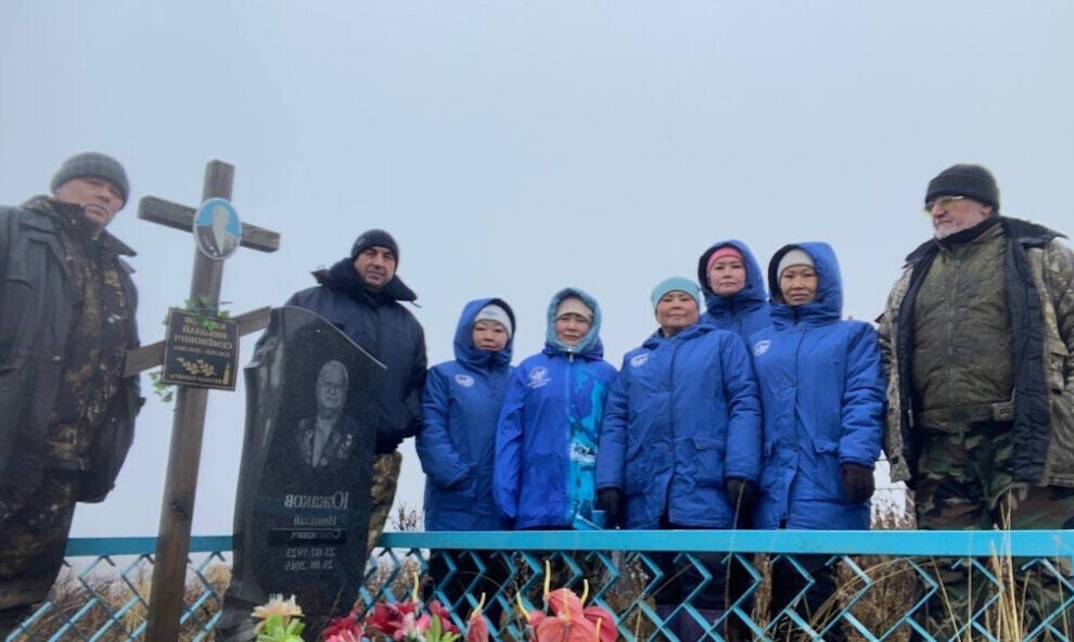    В Новом Порту активисты установили памятник на могиле ветерана Великой Отечественной войны