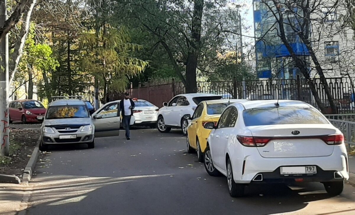 Москва превратилась в город для машин, а не для людей | Записки московского  наблюдателя | Дзен