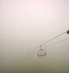 Этот подъемник не перестаёт работать даже во время тумана...