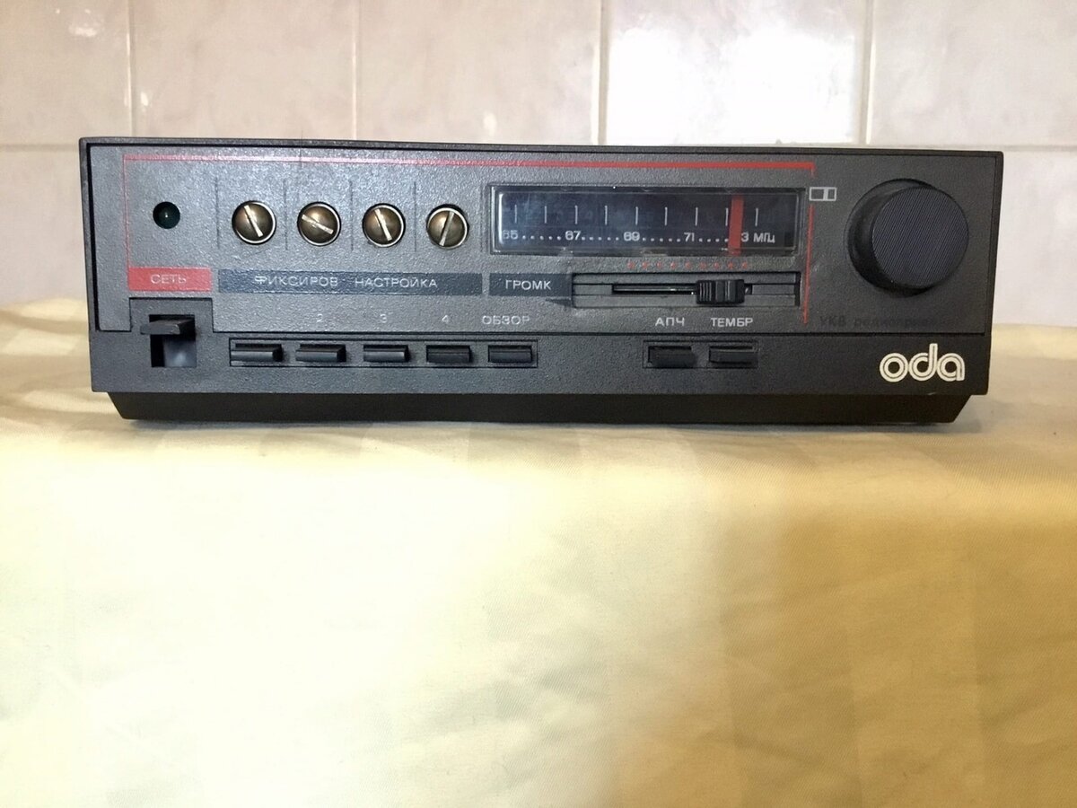 С виду это самый обычный тюнер Ода 102. Но не совсем...