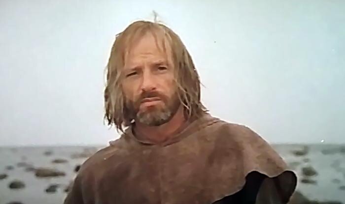 Режиссёр Сергей Тарасов в эпизодической роли в фильме «Чёрная стрела»