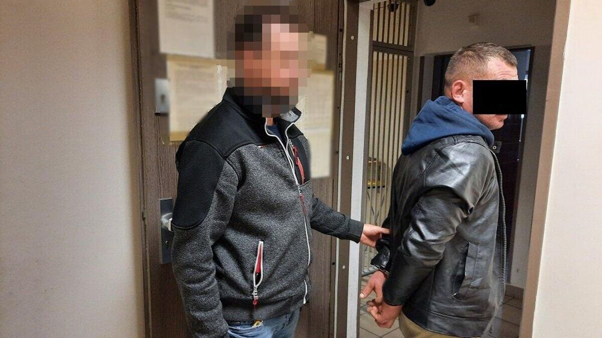    30-летнего мужчину задержали в нетрезвом виде за рулем катафалка в Варшаве, Польша© Фото : Polska Policja