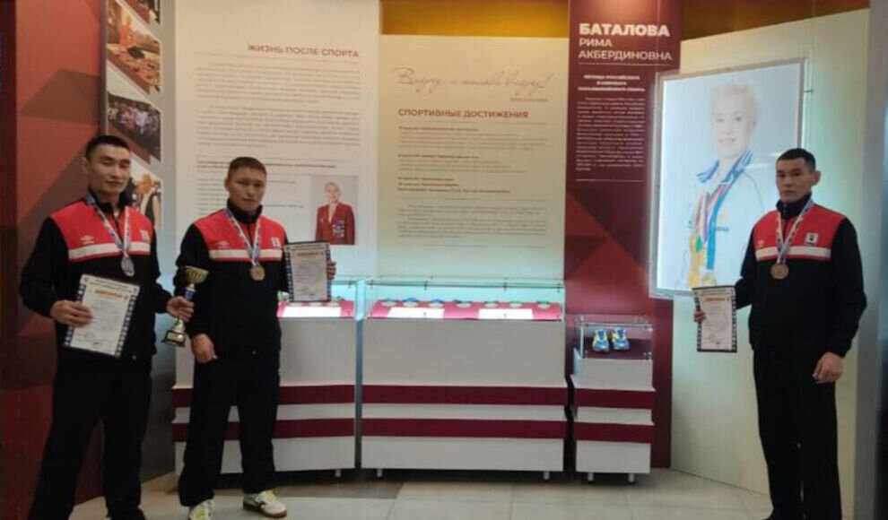    Ямальцы завоевали командное серебро турнира по мас-рестлингу на межрегиональном форуме боевых искусств