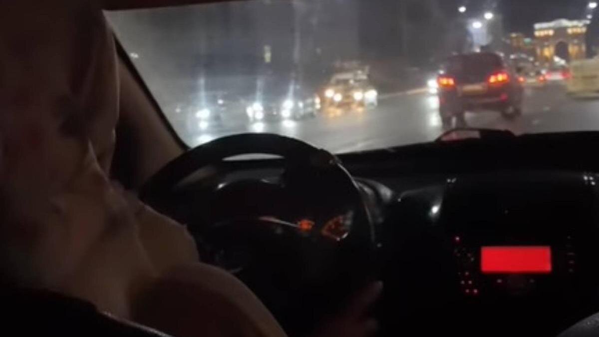    Астанчанка за рулем авто:instagram.com/mukhtarrrelo