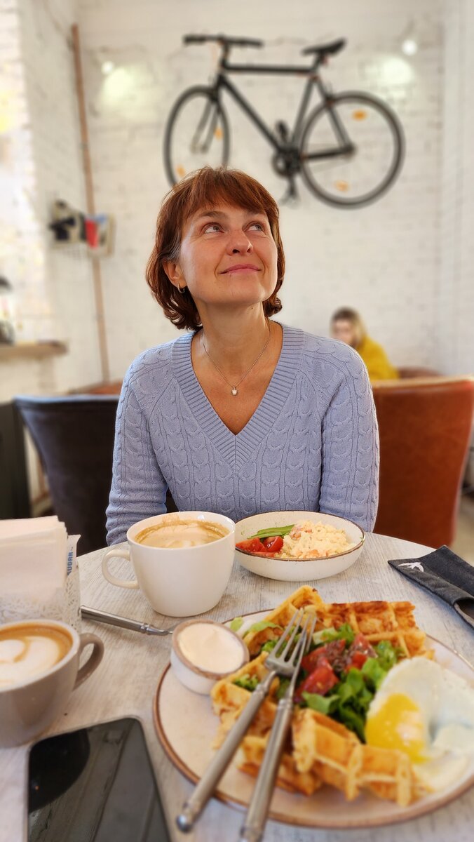 это был завтрак с дочерью в нашей любимой кофейне "Свифт" в Академгородке 
