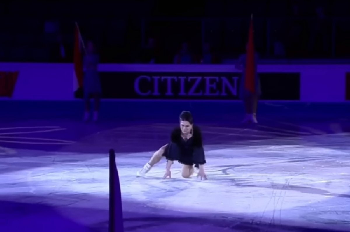    Фигуристка-трансгендер из Финляндии упала на церемонии открытия ЧЕ