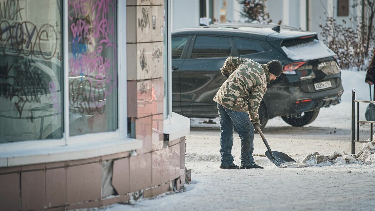     Получить зарплату работники сферы ЖКХ смогли только после вмешательства прокуратуры.