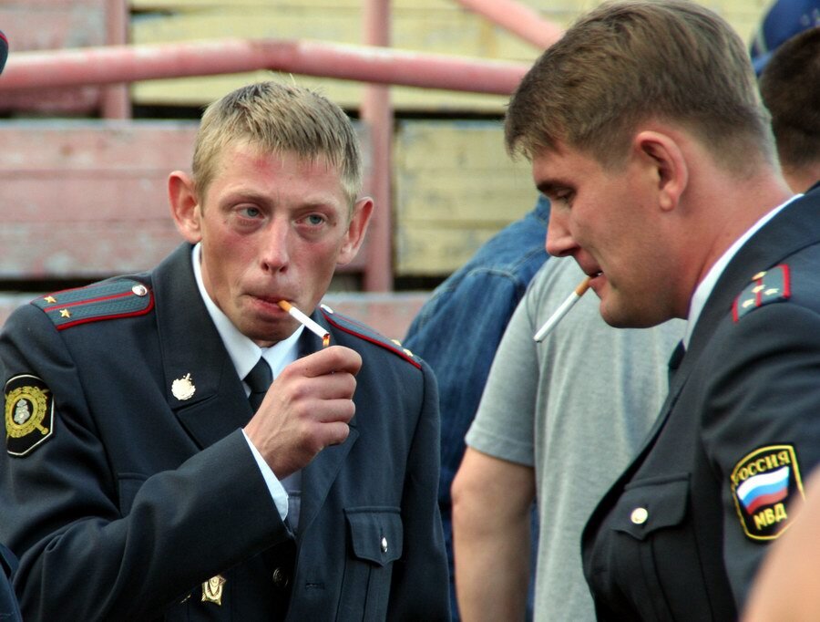 Лейтенанты МВД на отдыхе....