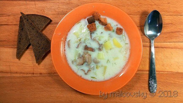 Сырный суп с маслятами
