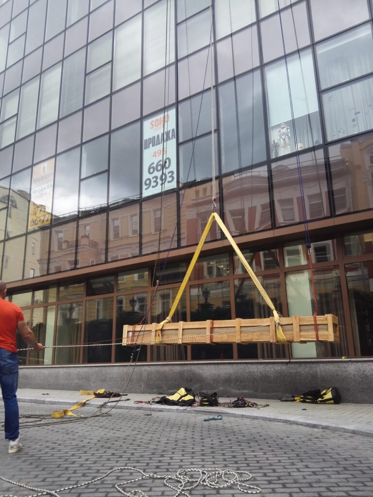 Подъём каменных элементов интерьера