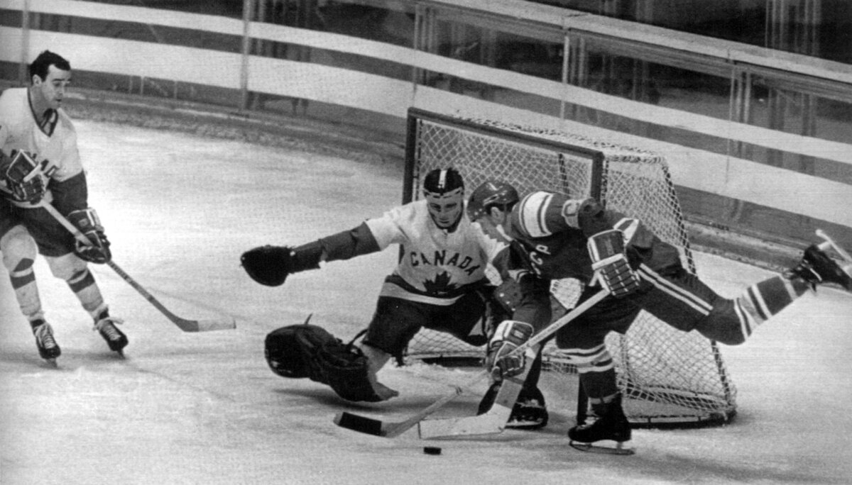 Тяжелое "золото" Гренобля. Хоккейная сборная СССР на Олимпиаде-68 | Д.В ...