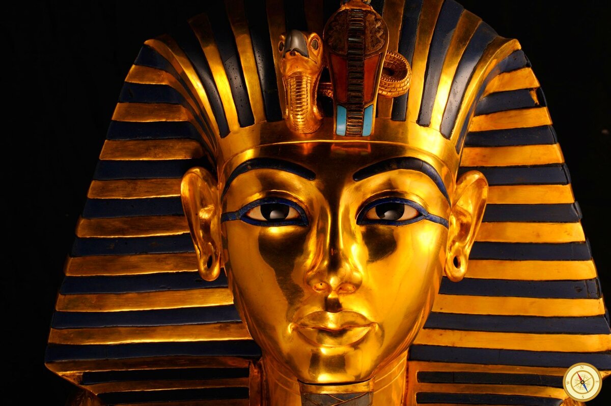 Погребальная маска фараона 