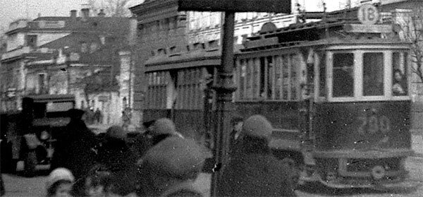 Московский Театр Рабочей Молодежи (сейчас "Ленком") на фото 1934 года, сделанном Николаем Кубеевым. Из коллекции Андрея Мятиева.