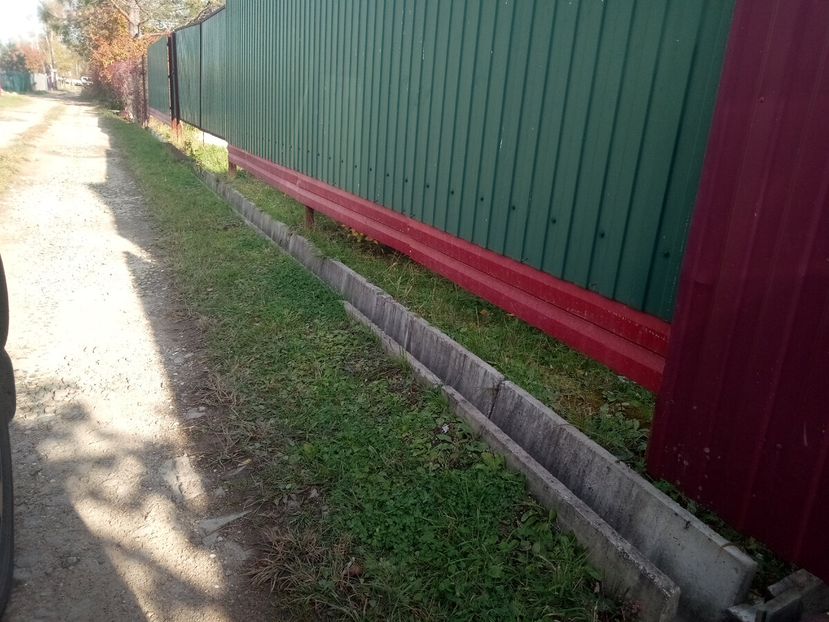 При заезде в СНТ.