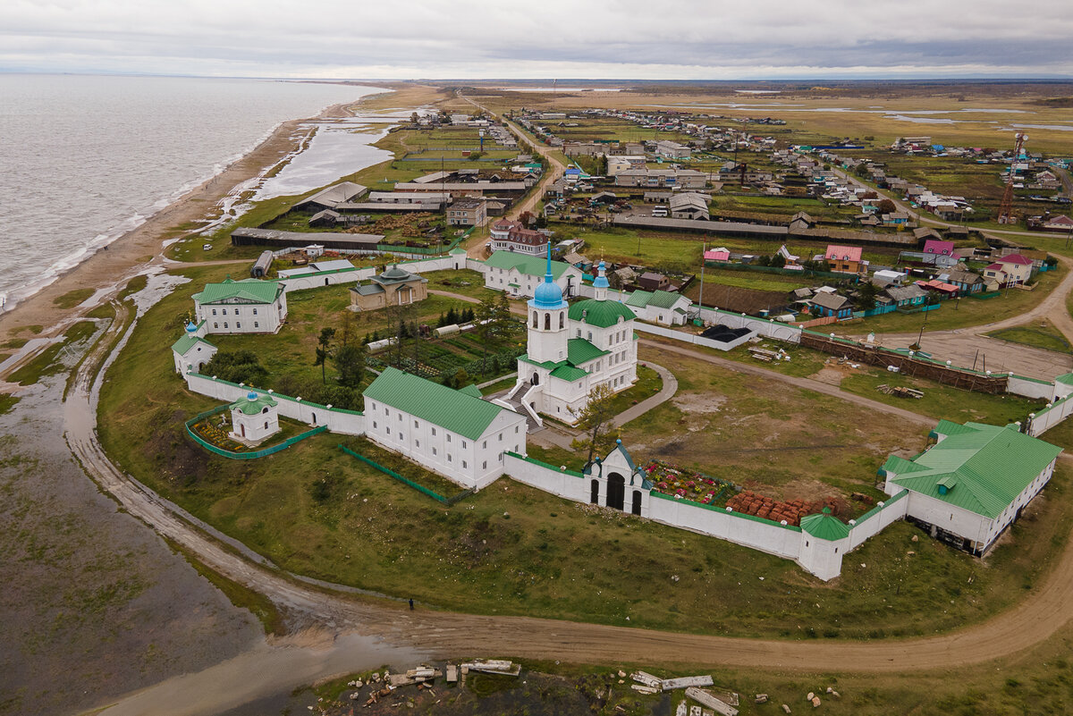 Спасо-Преображенский Посольский монастырь и село Посольское