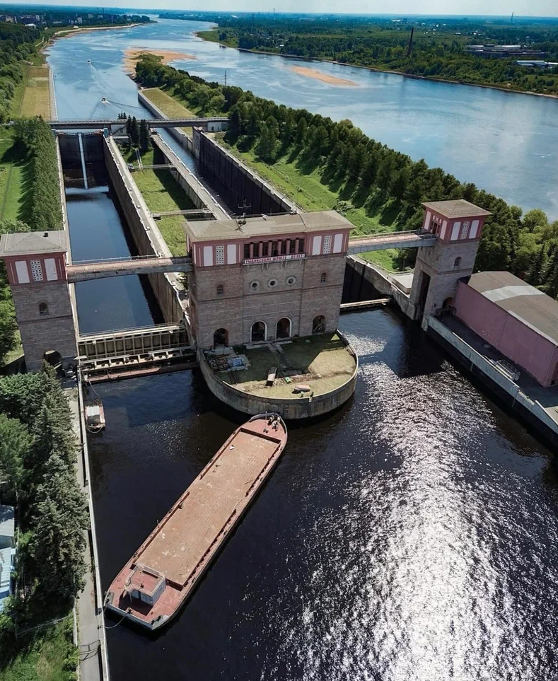 Галрея. Рыбинские шлюзы. Фото автора