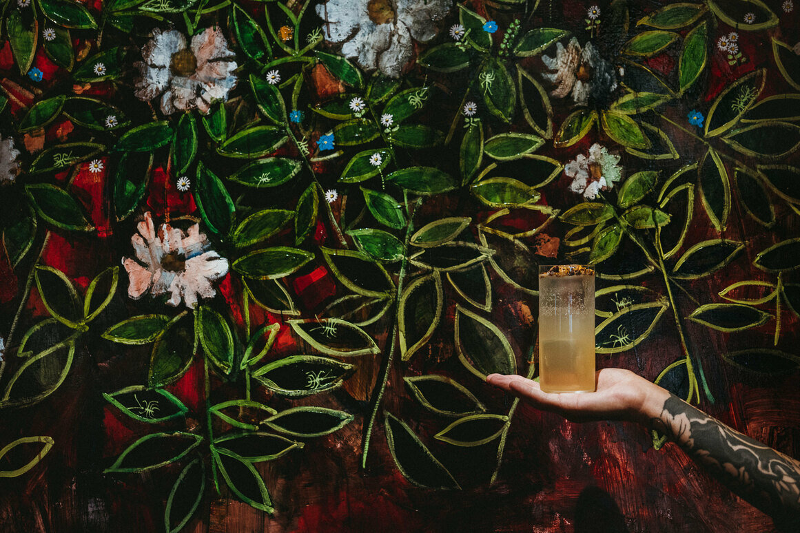 "Белые цветы"