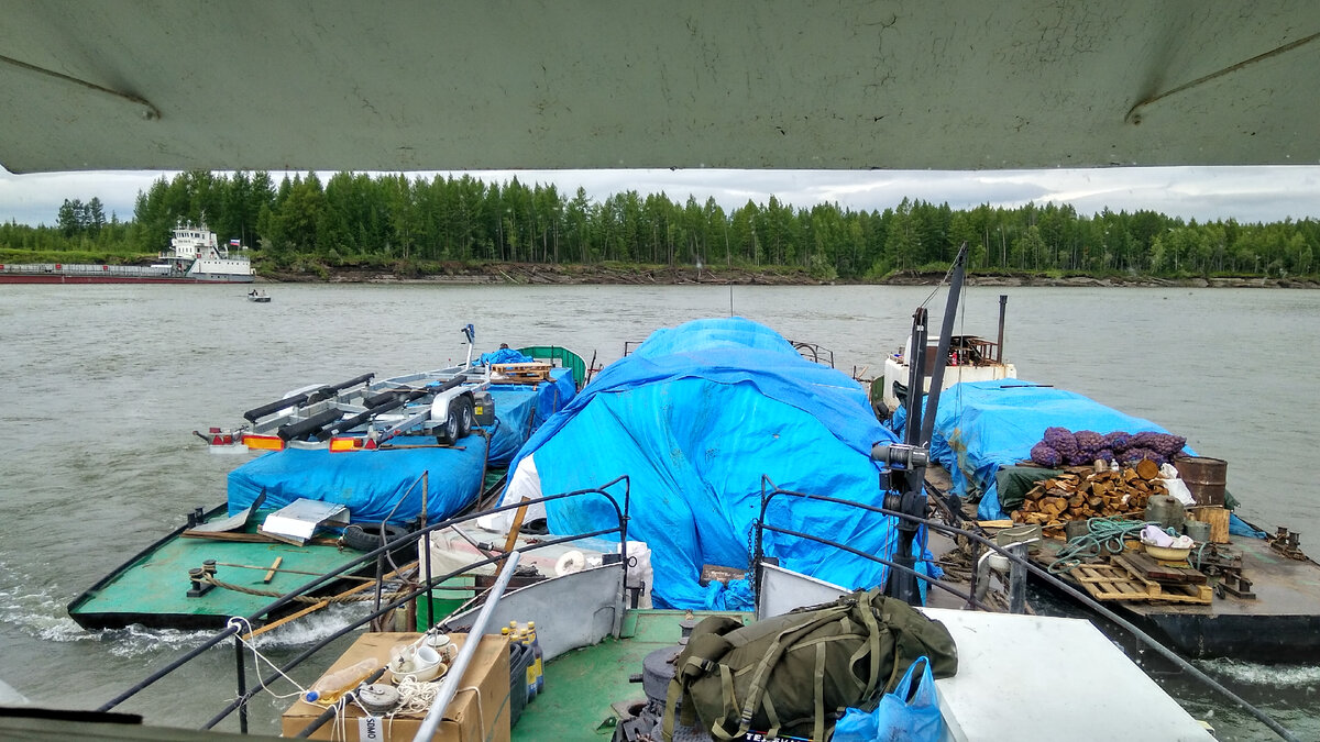 Полностью загруженное судно готово к отправке.