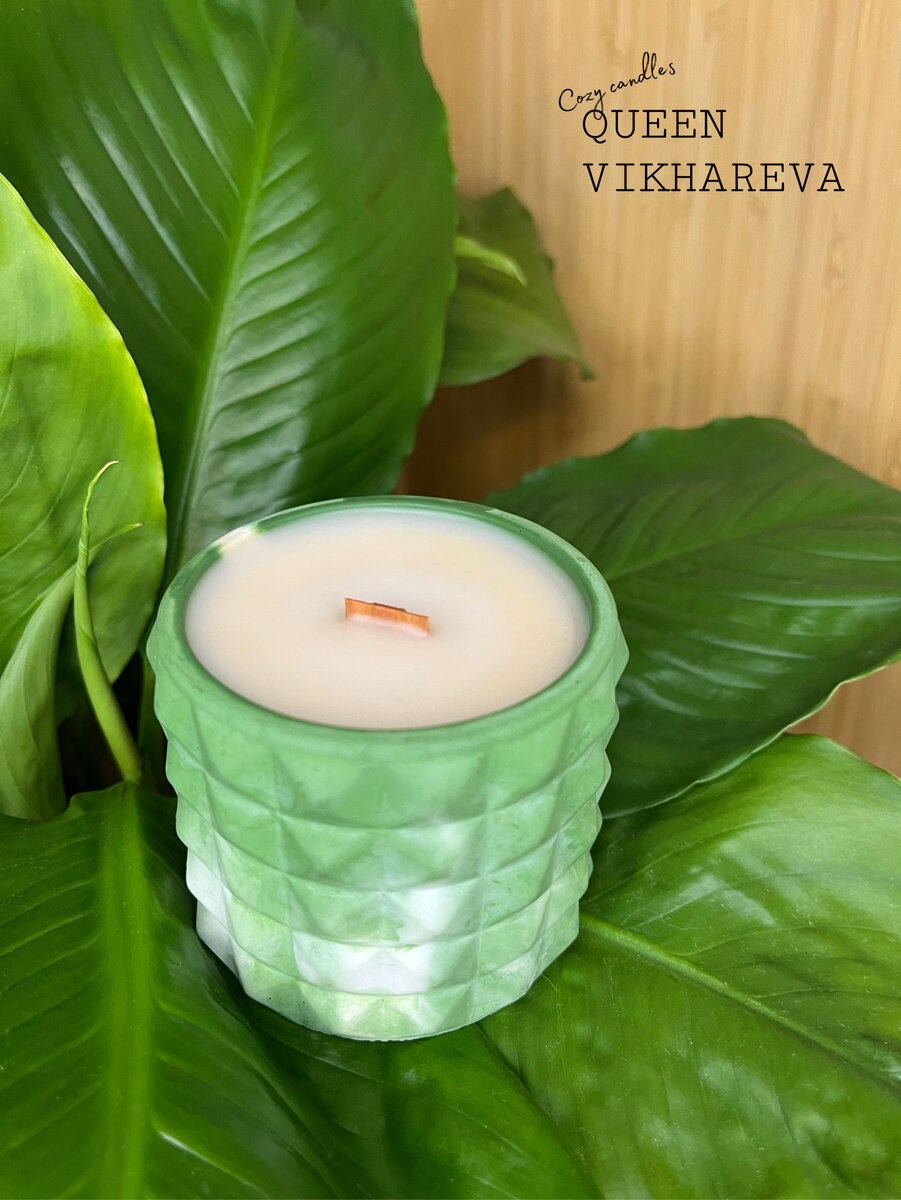  Теперь, когда мы поняли о том, что такое свеча из кокосового воска, давайте перейдем непосредственно к плюсам обладания такой свечой.